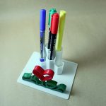 استند طرح معلم و جامدادی رومیزی - تصویر 4